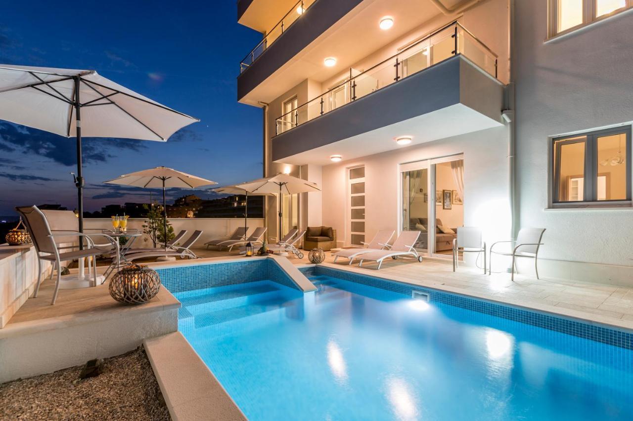 Luxury Villa Bello Horizonte With Swimming Pool Split Eksteriør billede