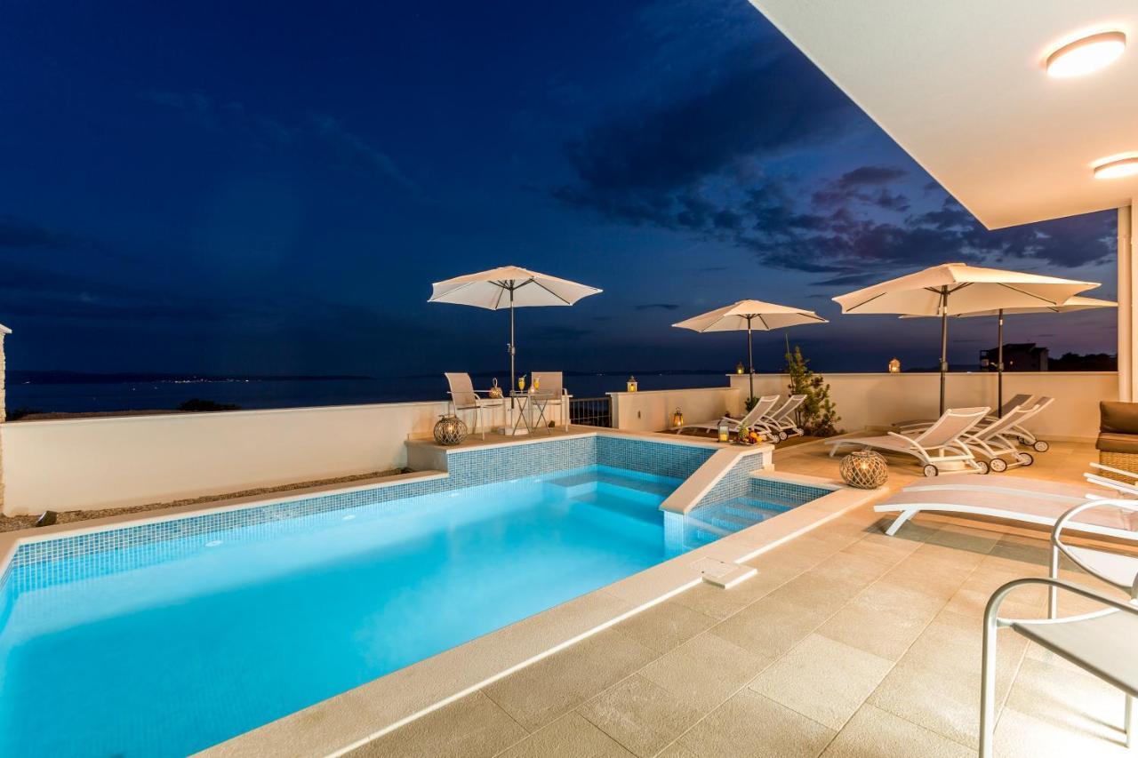 Luxury Villa Bello Horizonte With Swimming Pool Split Eksteriør billede