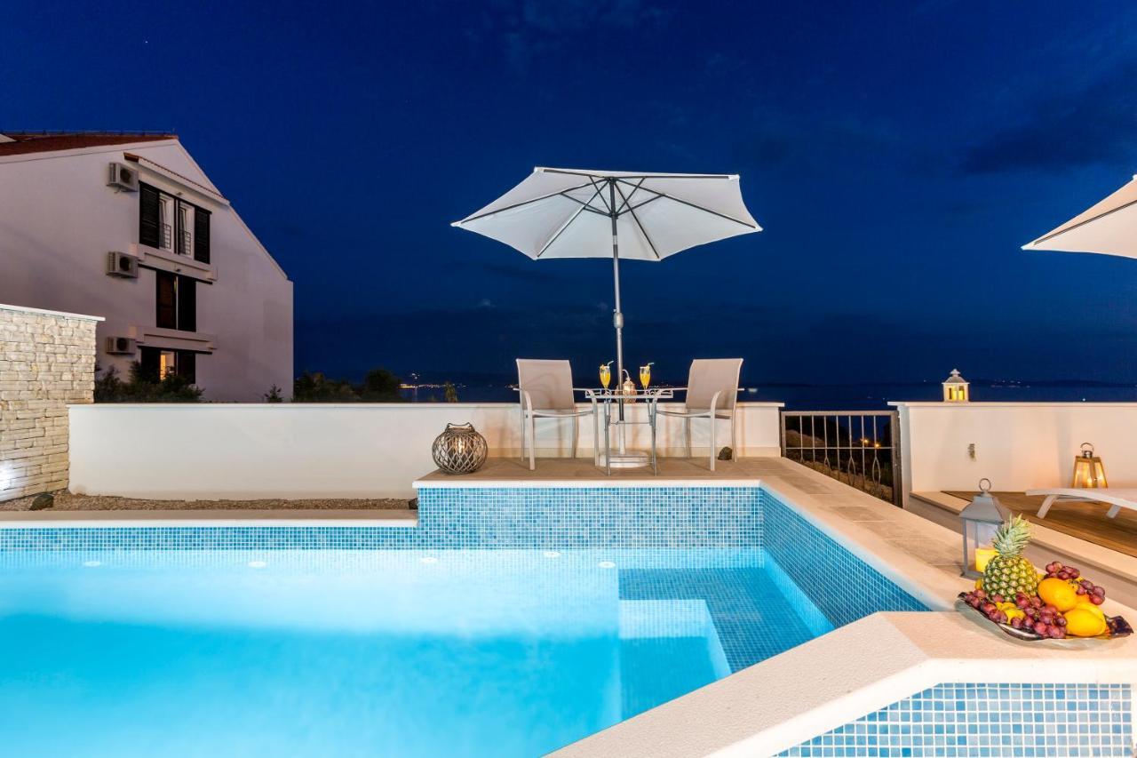 Luxury Villa Bello Horizonte With Swimming Pool Split Eksteriør billede