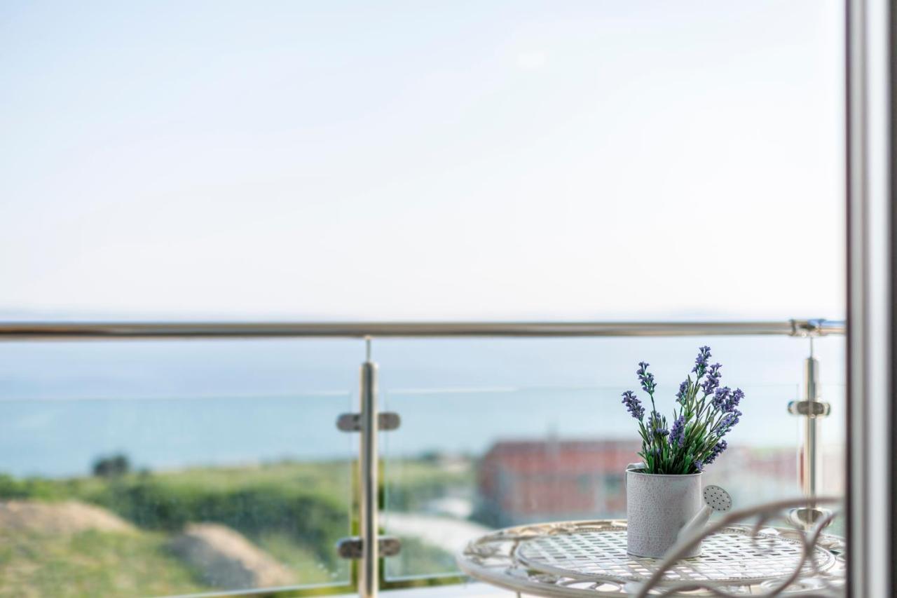 Luxury Villa Bello Horizonte With Swimming Pool Split Eksteriør billede