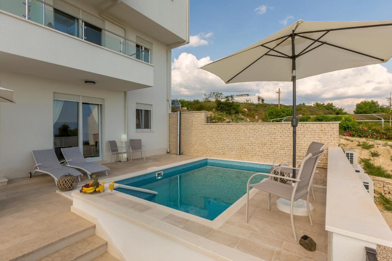 Luxury Villa Bello Horizonte With Swimming Pool Split Eksteriør billede